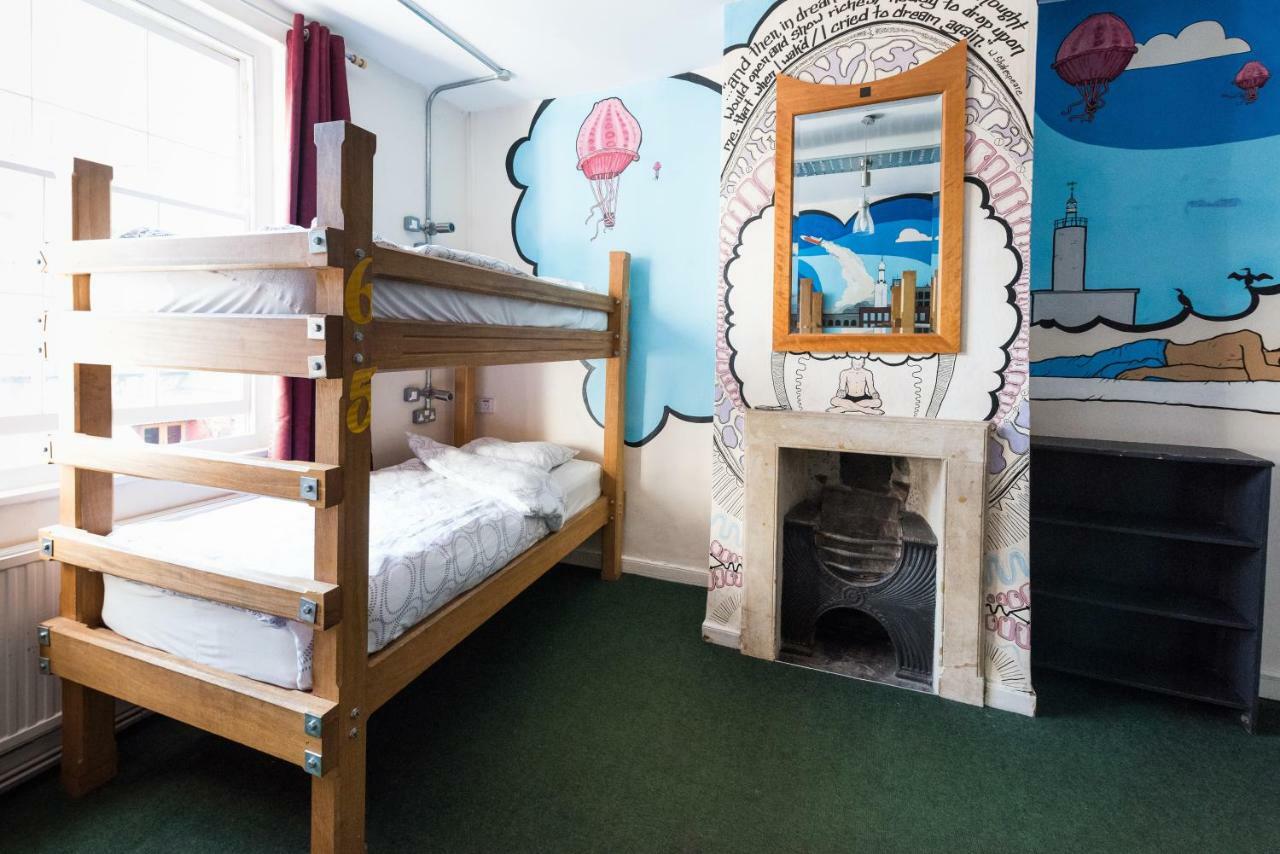 The Full Moon Backpackers Albergue Bristol