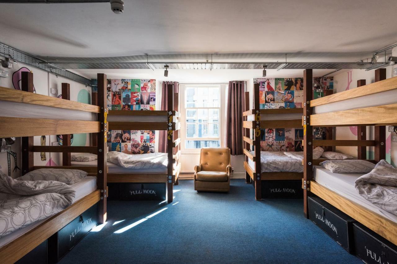 The Full Moon Backpackers * Bristol